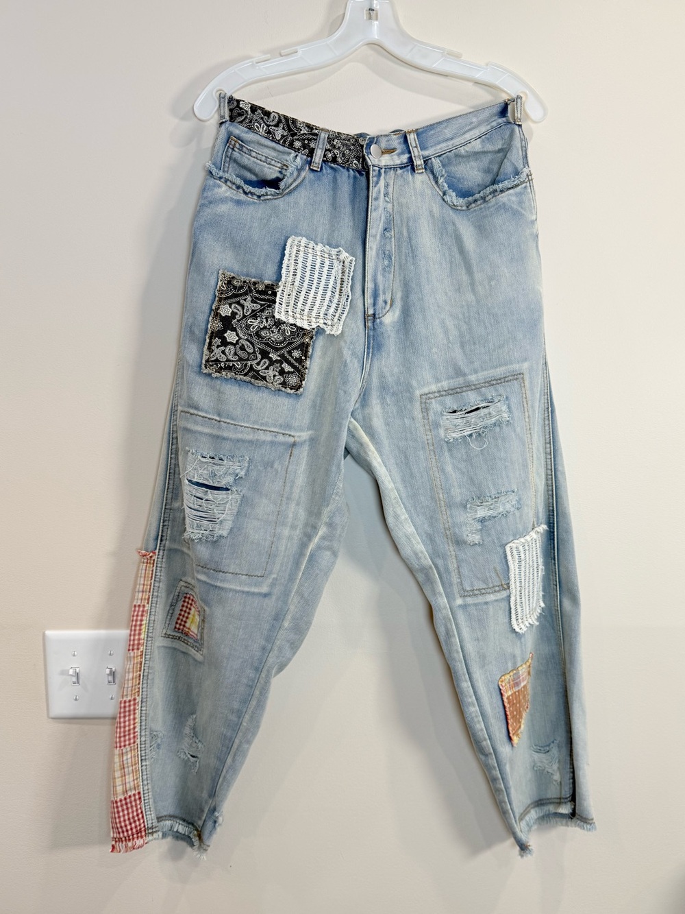 🔥POL Light Wash Distressed Patchwork women’s Jeans Size S EC🔥